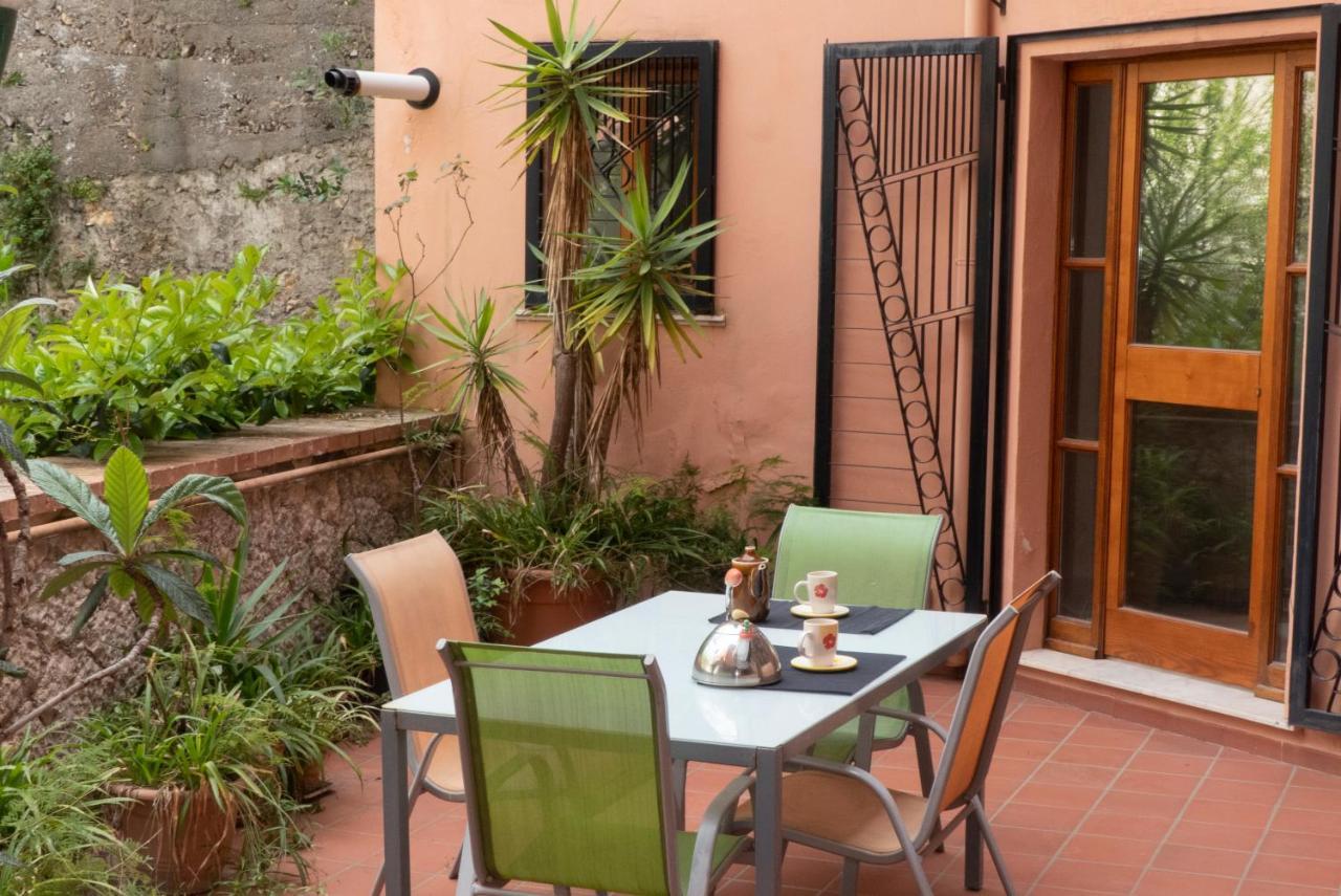 Bed And Breakfast Josepha Taormina Exterior foto
